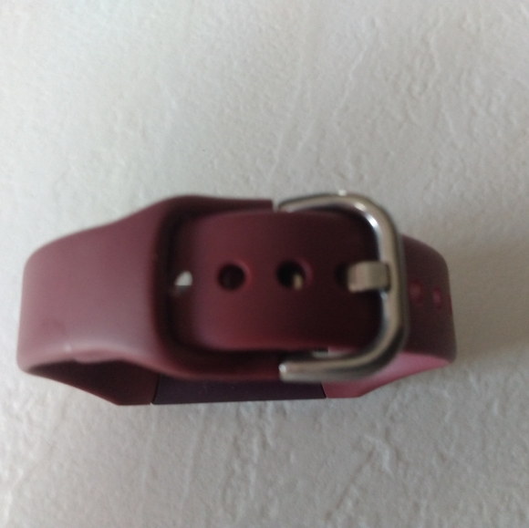 Fitbit Sand/Pink & Black Replacement Bands (1/2 Wine/Red) FREE WITH ACTIVEWEAR - Picture 2 of 4